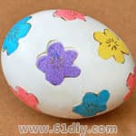 The practice of cutting paper eggs