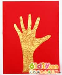 Coin handprint tree making illustration