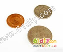 Coin handprint tree making illustration