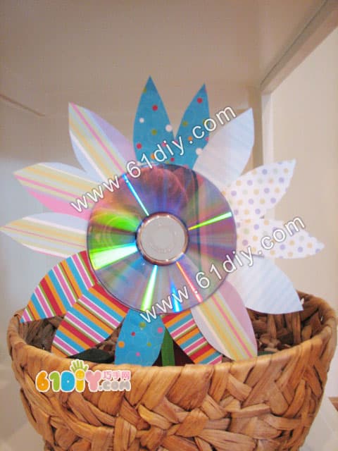 CD disc making beautiful flowers