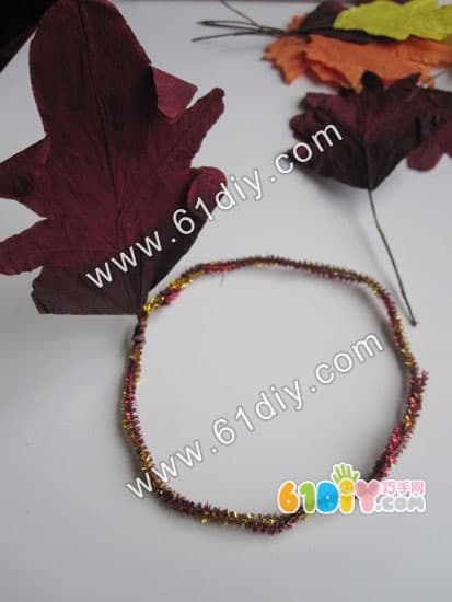 Leaf making headgear