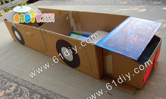 Car (waste carton handmade)