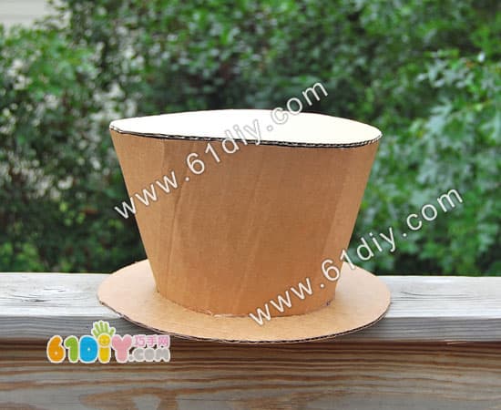 Cardboard making hat