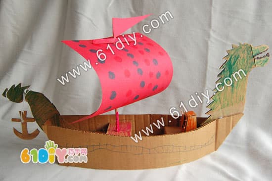 Cardboard making dragon boat