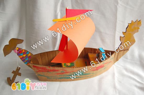 Cardboard making dragon boat