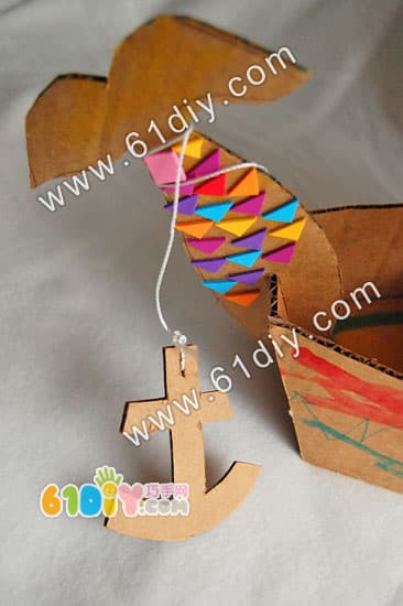 Cardboard making dragon boat