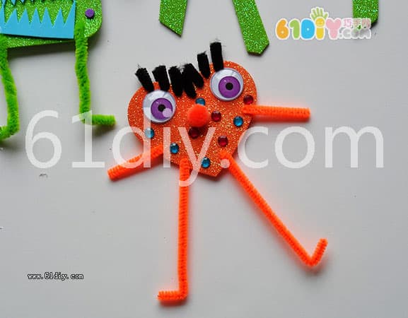 Fluorescent foam paper monster making