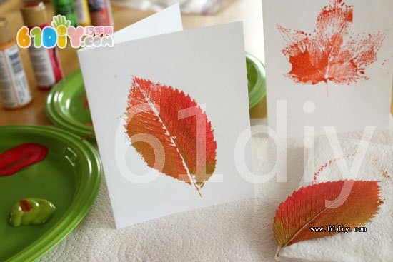 Beautiful leaf print card