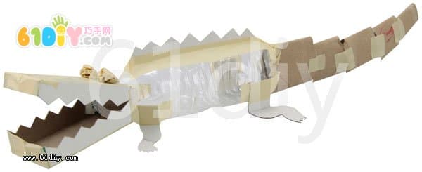 Waste carton bottle making big crocodile