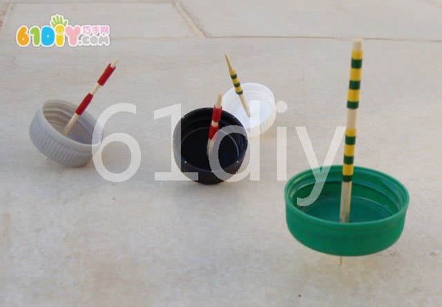 Waste cap making gyro