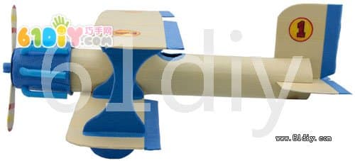 Cling film tube making aircraft model