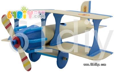 Cling film tube making aircraft model