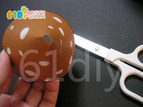 Disposable tableware for simple Christmas tree