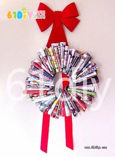 Scrap magazine making christmas wreath