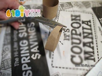 Roll paper core puppy making illustration
