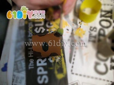 Roll paper core puppy making illustration