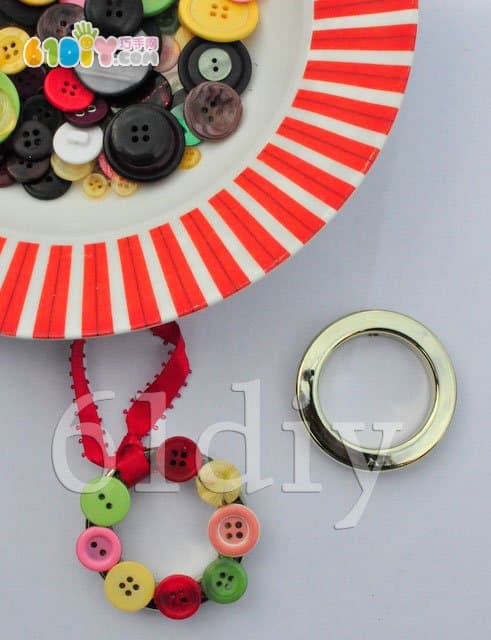 Christmas Handmade - Button Christmas Wreath