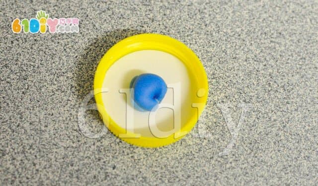 Plastic bottle cap making boat