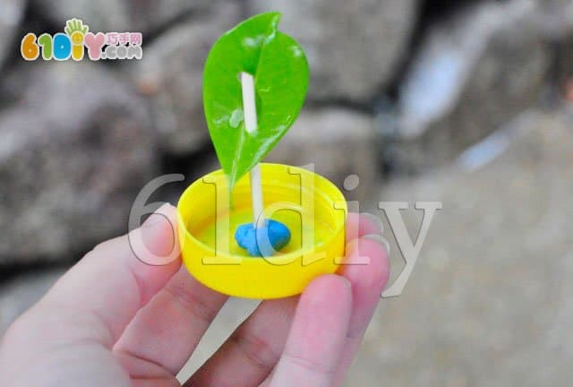 Plastic bottle cap making boat