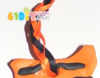 Color mud making tiger pendant