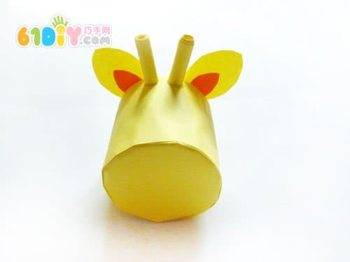 Roll of paper core handmade giraffe