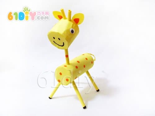 Roll of paper core handmade giraffe