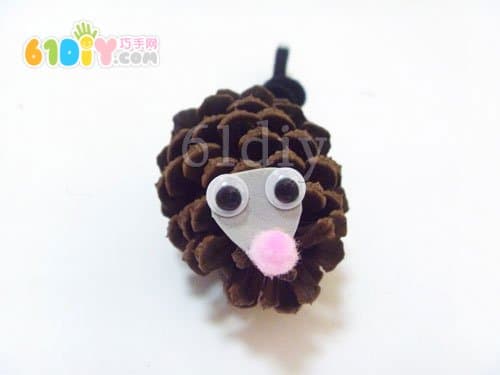 Pine cone handmade little mouse