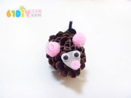 Pine cone handmade little mouse