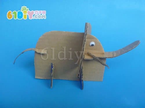 Stereo elephant made of cardboard