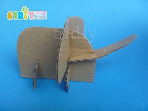Stereo elephant made of cardboard