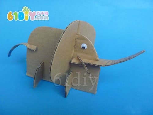 Stereo elephant made of cardboard