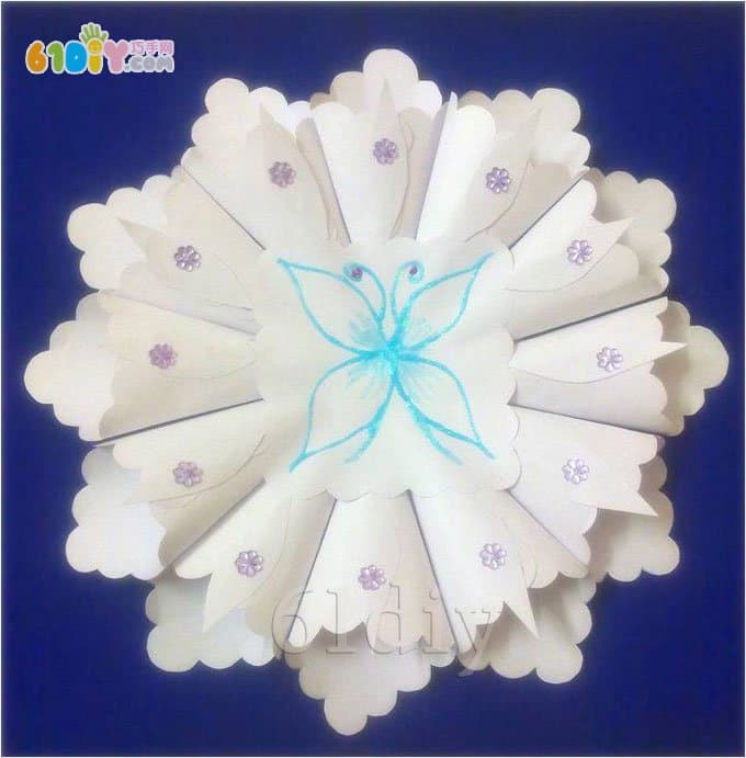 Three-dimensional snowflake handmade