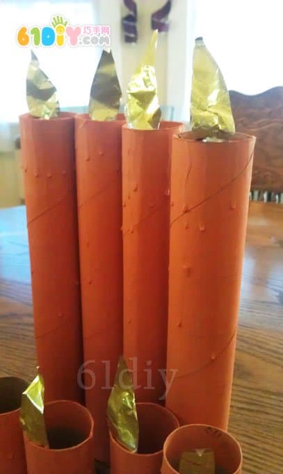 Paper tube making christmas decoration candle