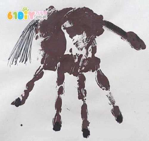 Children's creative handwork - handprint horse