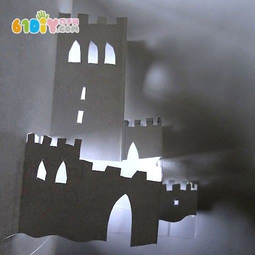 Three-dimensional castle card production diagram