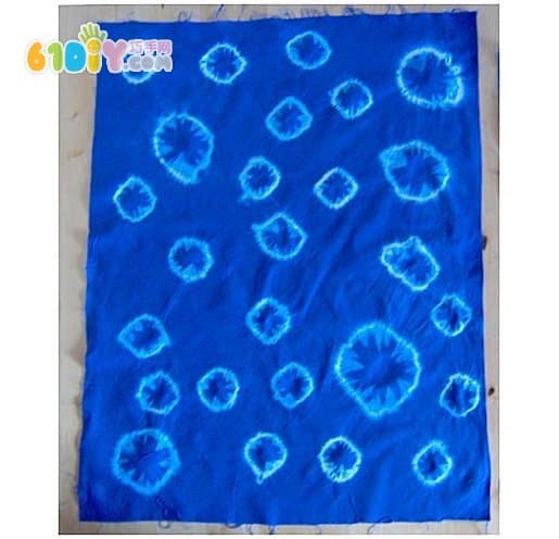Simple tie dyeing