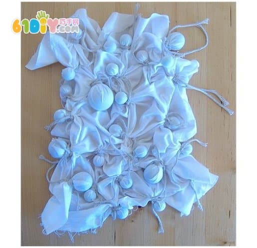 Simple tie dyeing