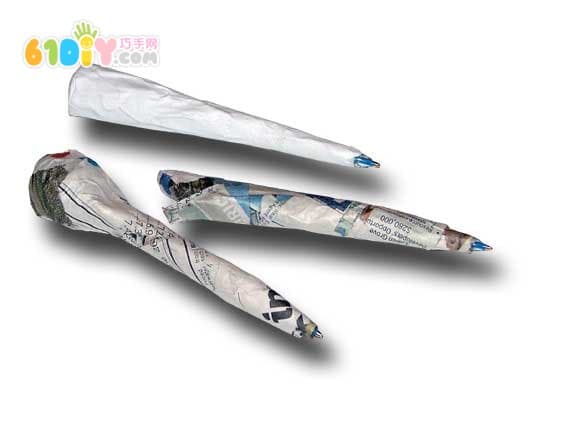 Children's creative handmade newspaper pen