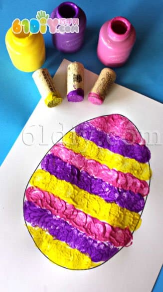 Draw eggs with wine bottles