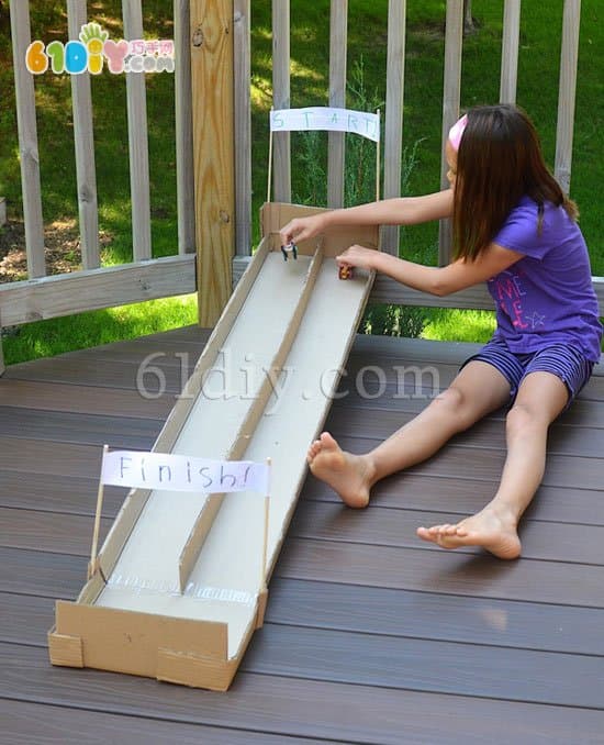 Making a toy racing track with a carton