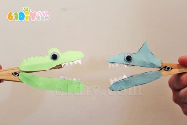 Children's toys DIY: clothespin handmade crocodile