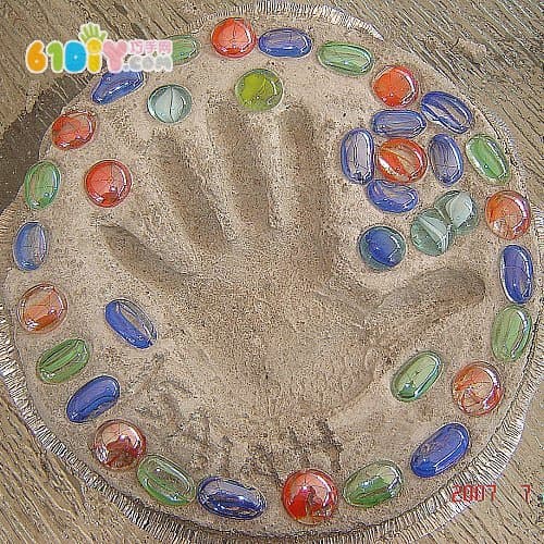 Making hand and footprint printing process with sand DIY