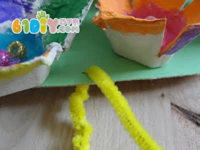 Children's spring handmade - egg box DIY flower ornaments