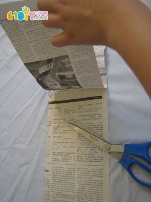 How to make environmental protection clothes with newspapers