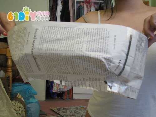 How to make environmental protection clothes with newspapers