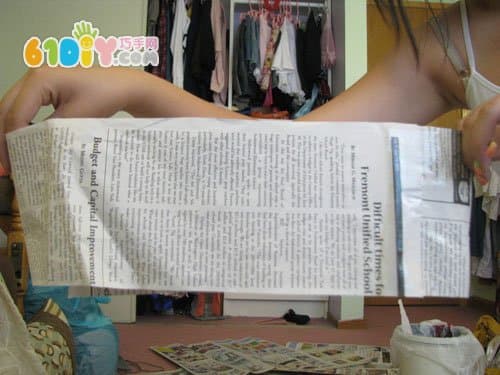 How to make environmental protection clothes with newspapers