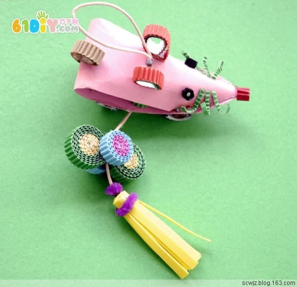 Beautiful corrugated handmade ornaments (2)