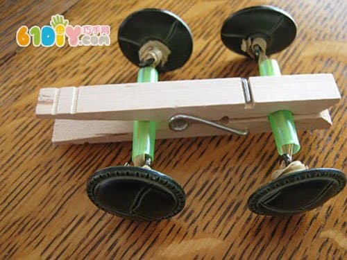 Wooden clip making toy car