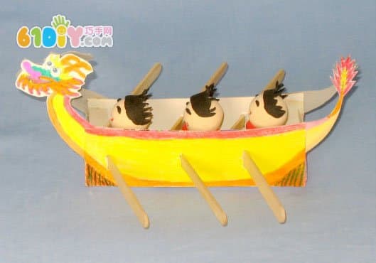 How to make a Dragon Boat Festival dragon boat with a carton