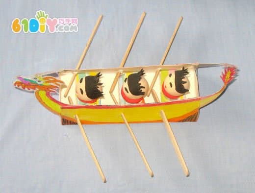 How to make a Dragon Boat Festival dragon boat with a carton